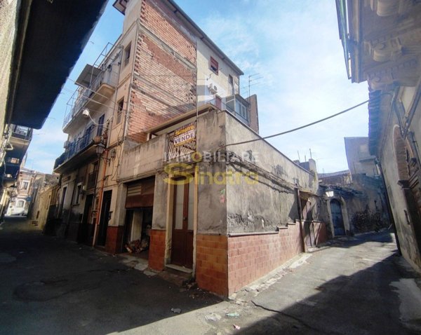 casa indipendente in vendita a Paternò in zona Centro Storico