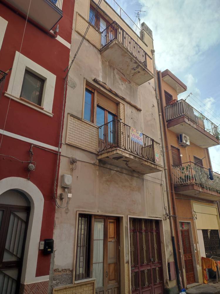 casa indipendente in vendita a Paternò in zona Centro Storico