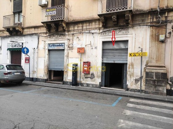 negozio in vendita a Paternò in zona Centro Storico
