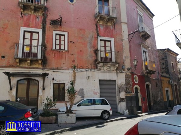 appartamento in vendita a Paternò in zona Centro Storico