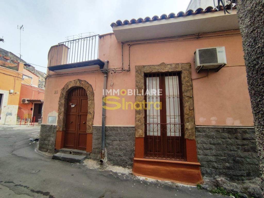 casa indipendente in vendita a Paternò in zona Centro Storico