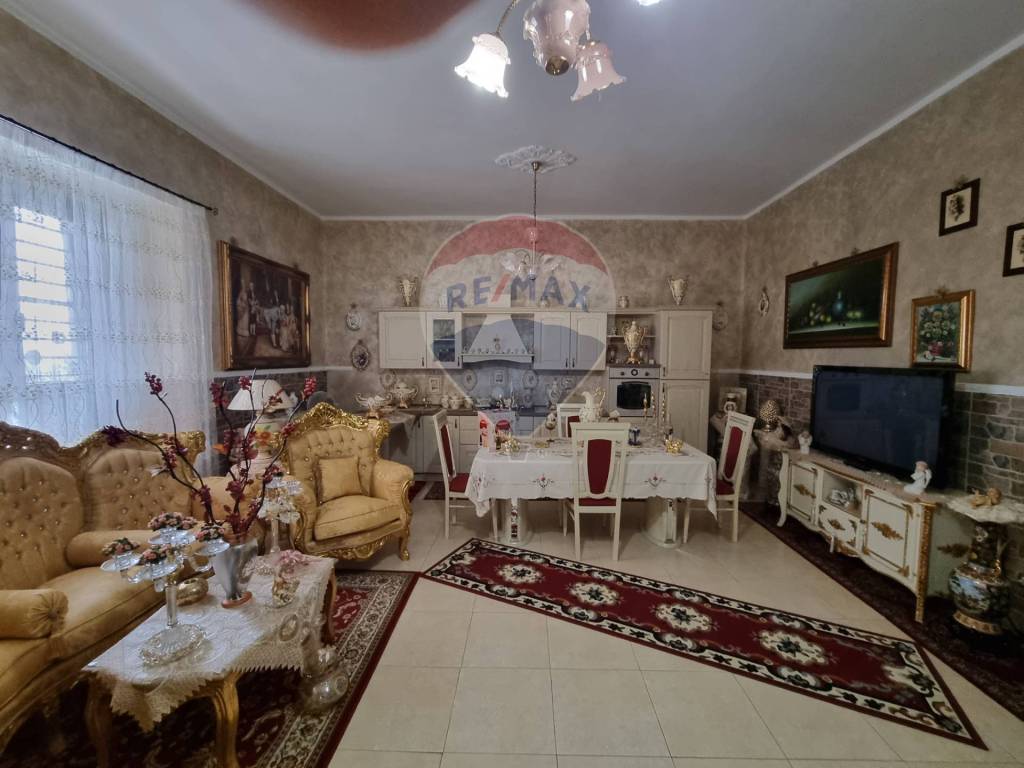casa indipendente in vendita a Paternò