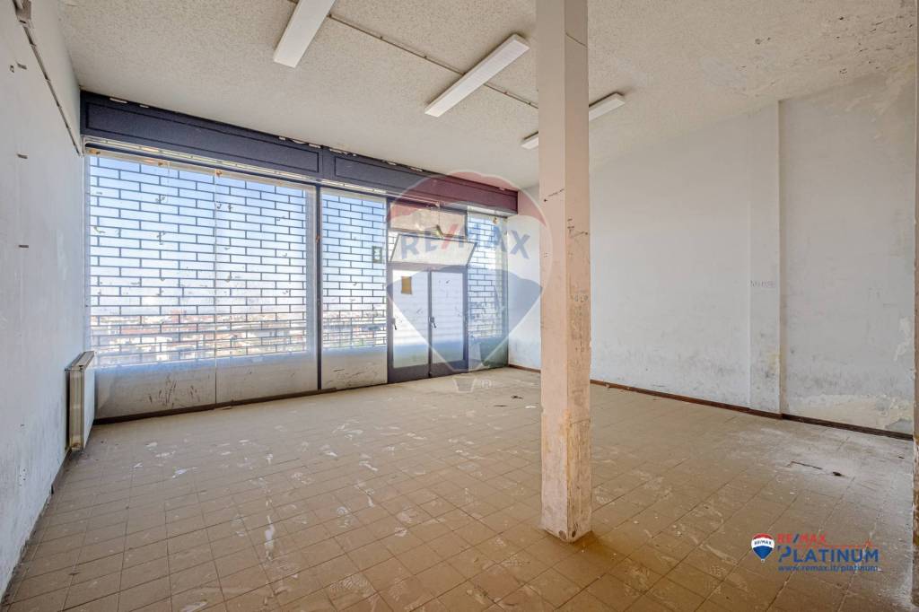 negozio in vendita a Paternò in zona Centro Storico