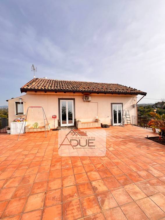 casa indipendente in vendita a Paternò
