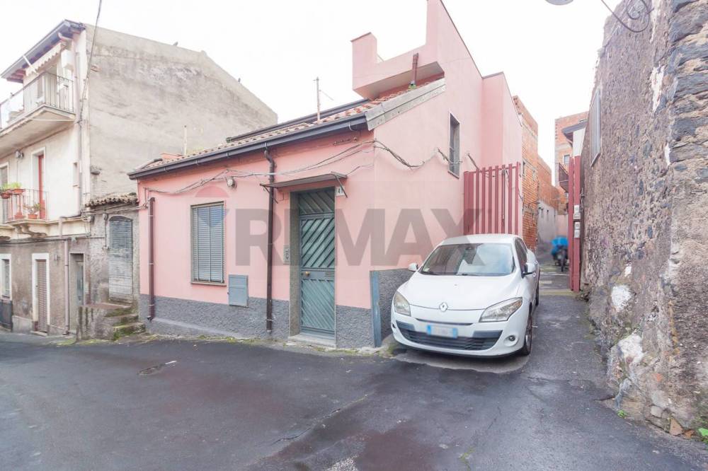 casa semindipendente in vendita a Paternò