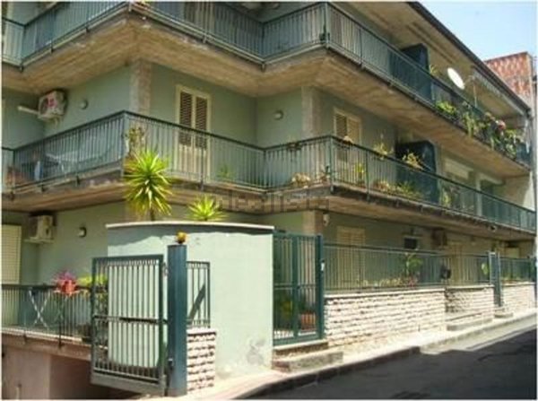 locale commerciale in vendita a Paternò