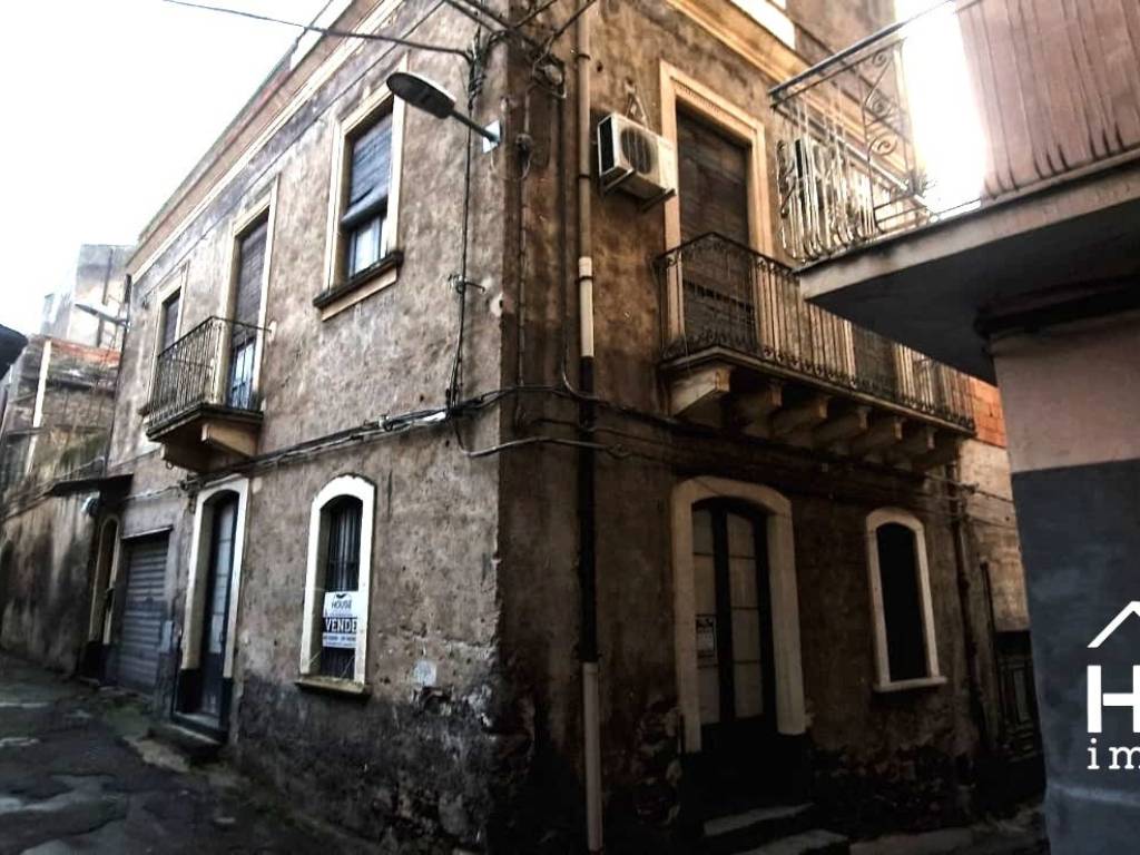 casa indipendente in vendita a Paternò in zona Centro Storico