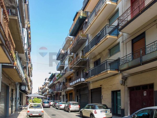 appartamento in vendita a Paternò in zona Centro Storico