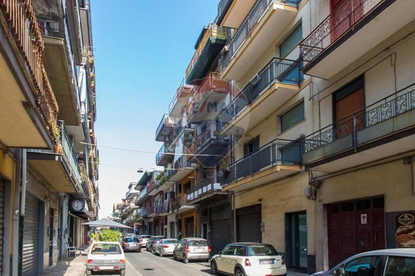 appartamento in vendita a Paternò in zona Centro Storico