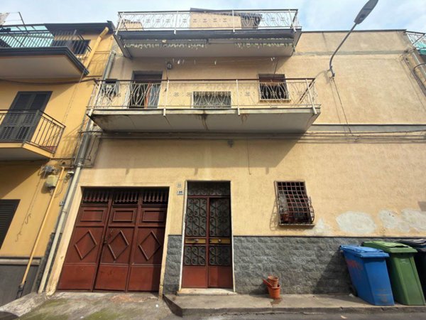 casa indipendente in vendita a Paternò in zona Centro Storico