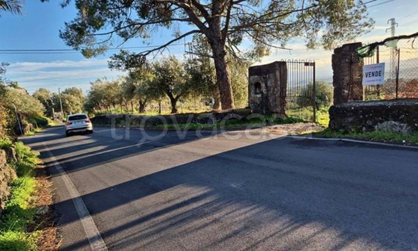 locale commerciale in vendita a Paternò