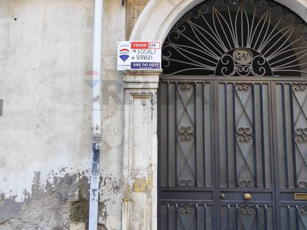 appartamento in vendita a Paternò in zona Centro Storico