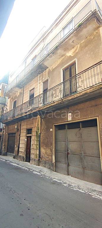casa indipendente in vendita a Paternò in zona Centro Storico
