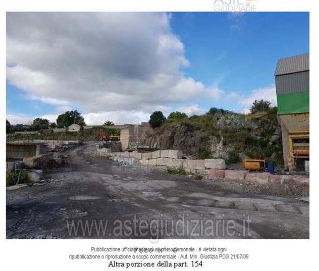 locale commerciale in vendita a Paternò