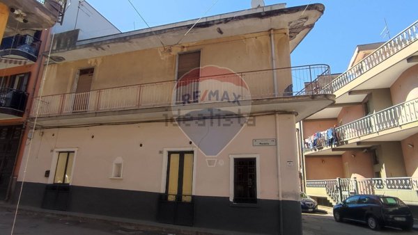 casa indipendente in vendita a Paternò