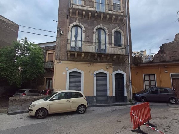 appartamento in vendita a Paternò in zona Centro Storico
