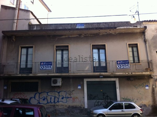 appartamento in vendita a Paternò in zona Centro Storico