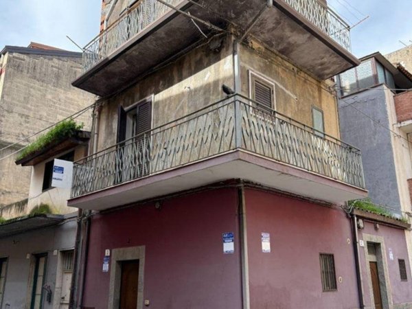 casa indipendente in vendita a Paternò in zona Centro Storico
