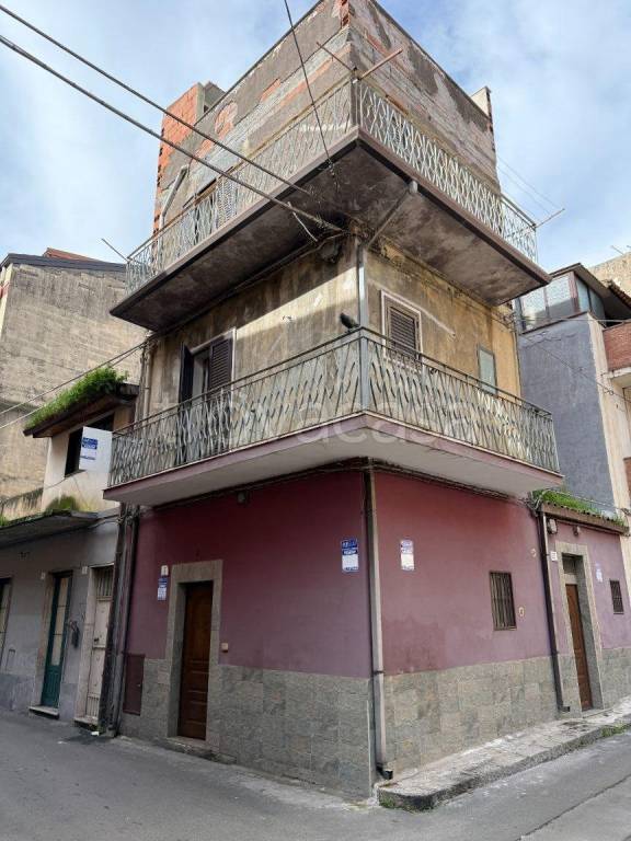 casa indipendente in vendita a Paternò in zona Centro Storico