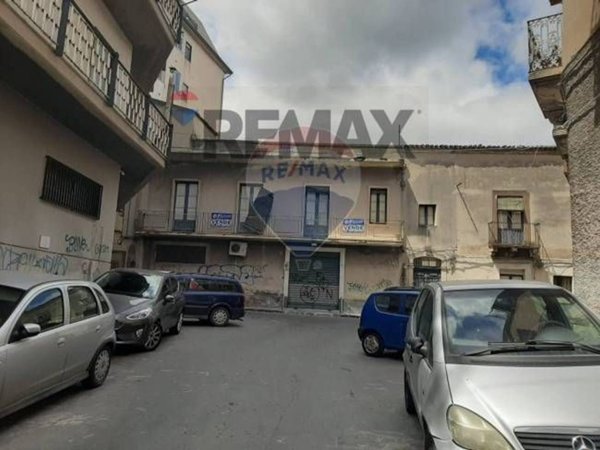 appartamento in vendita a Paternò in zona Centro Storico