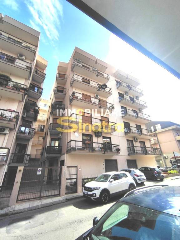 appartamento in vendita a Paternò in zona Centro Storico