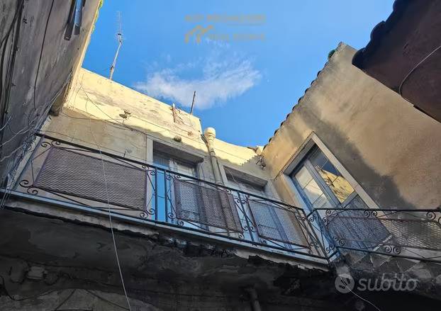 appartamento in vendita a Paternò in zona Centro Storico
