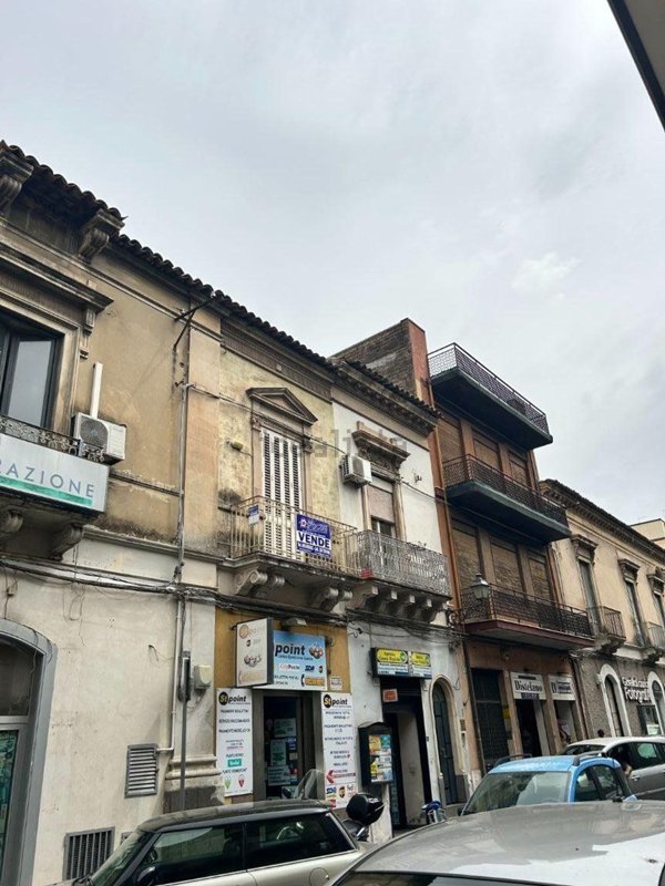 appartamento in vendita a Paternò in zona Centro Storico