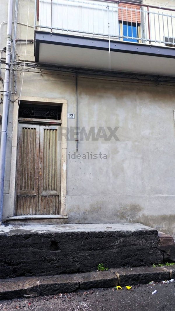 negozio in vendita a Paternò in zona Centro Storico