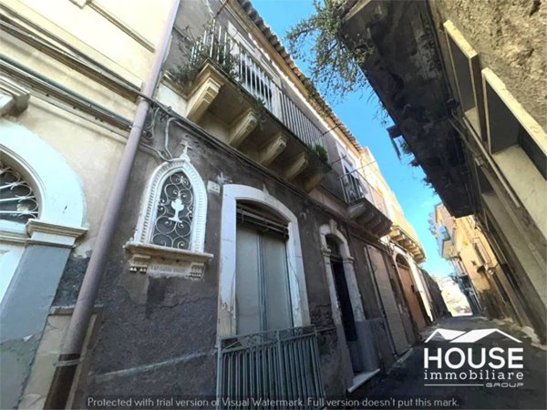 casa indipendente in vendita a Paternò in zona Centro Storico