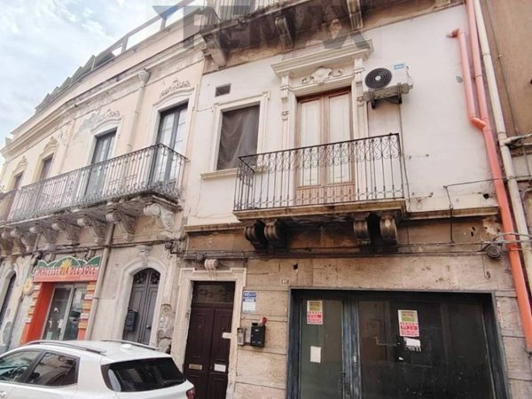 appartamento in vendita a Paternò in zona Centro Storico