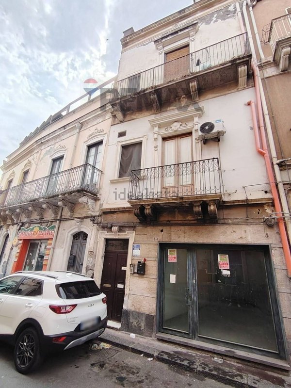 appartamento in vendita a Paternò in zona Centro Storico