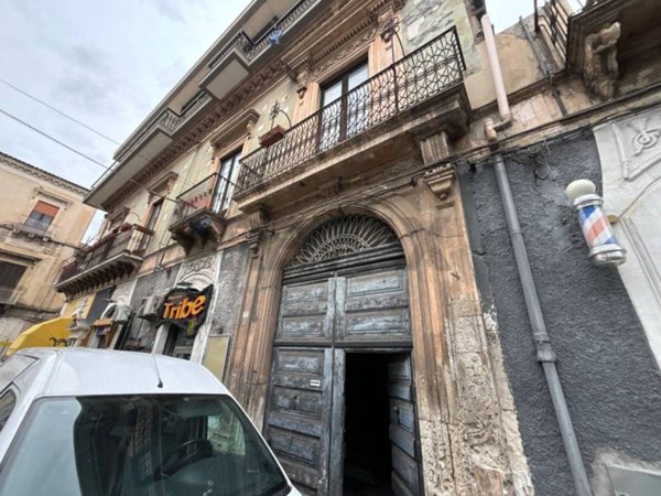 appartamento in vendita a Paternò in zona Centro Storico