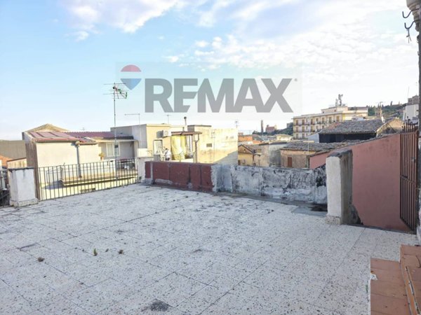 appartamento in vendita a Paternò in zona Centro Storico