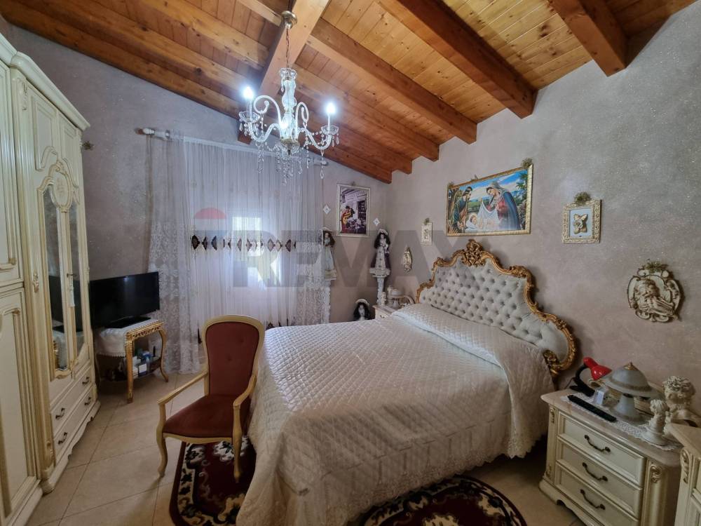 casa indipendente in vendita a Paternò in zona Sferro