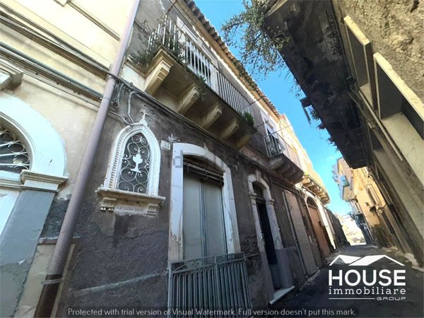 casa indipendente in vendita a Paternò in zona Centro Storico