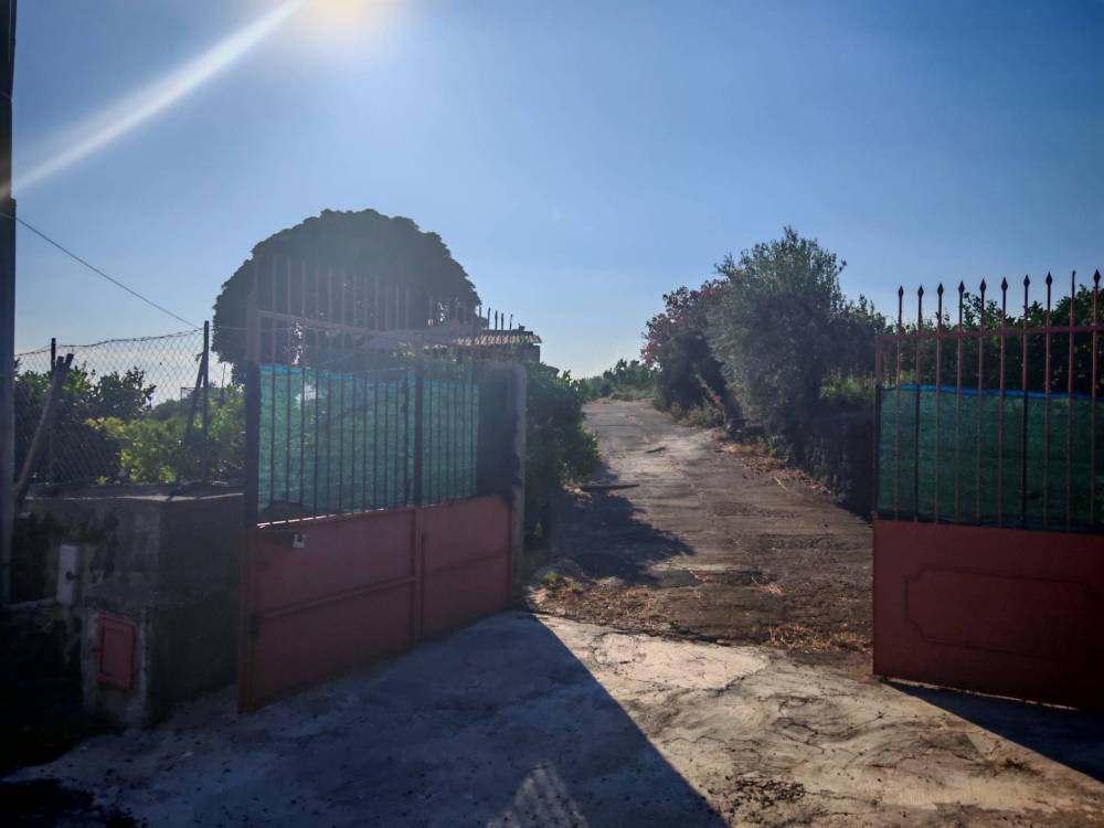 terreno agricolo in vendita a Paternò in zona Sferro