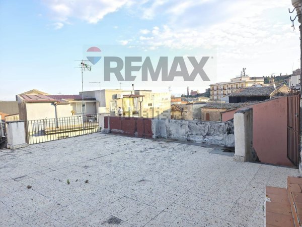 appartamento in vendita a Paternò in zona Centro Storico