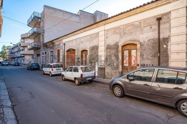casa indipendente in vendita a Paternò in zona Centro Storico
