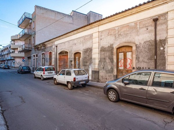 casa indipendente in vendita a Paternò in zona Centro Storico