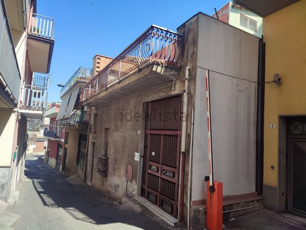 casa indipendente in vendita a Paternò in zona Centro Storico