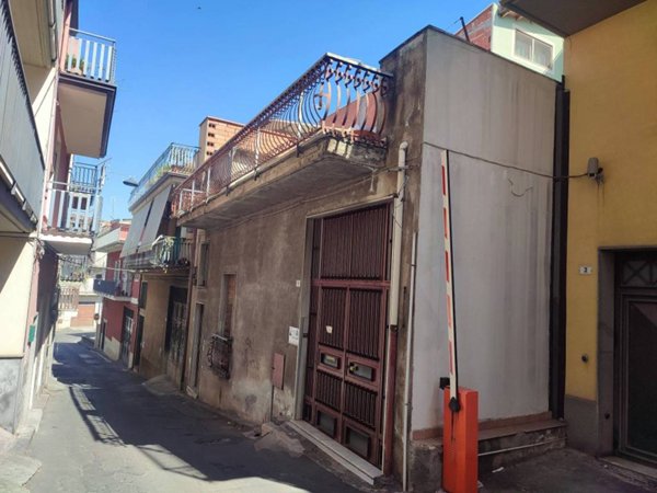 casa indipendente in vendita a Paternò in zona Centro Storico