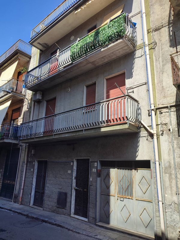 appartamento in vendita a Paternò in zona Centro Storico