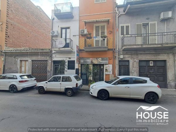 negozio in vendita a Paternò in zona Centro Storico