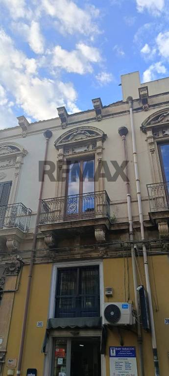 negozio in vendita a Paternò in zona Centro Storico