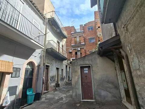 casa indipendente in vendita a Paternò