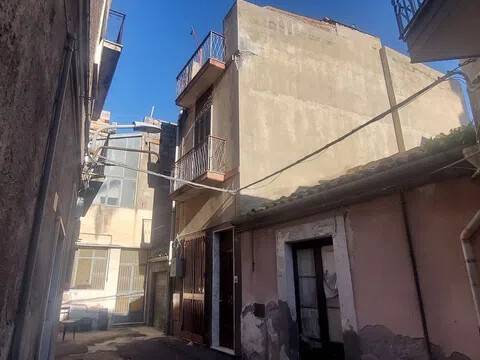casa indipendente in vendita a Paternò in zona Centro Storico
