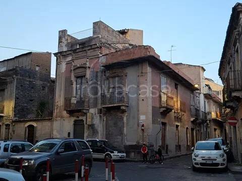 appartamento in vendita a Paternò in zona Centro Storico