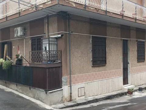 appartamento in vendita a Paternò in zona Centro Storico