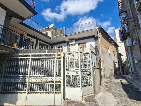 casa indipendente in vendita a Paternò