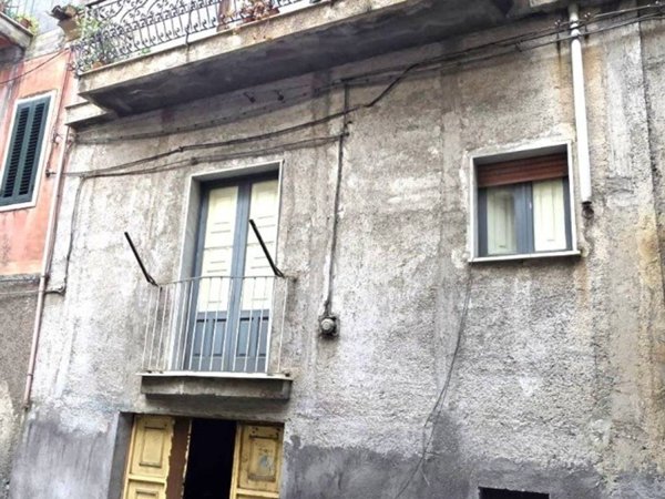 casa indipendente in vendita a Paternò in zona Centro Storico